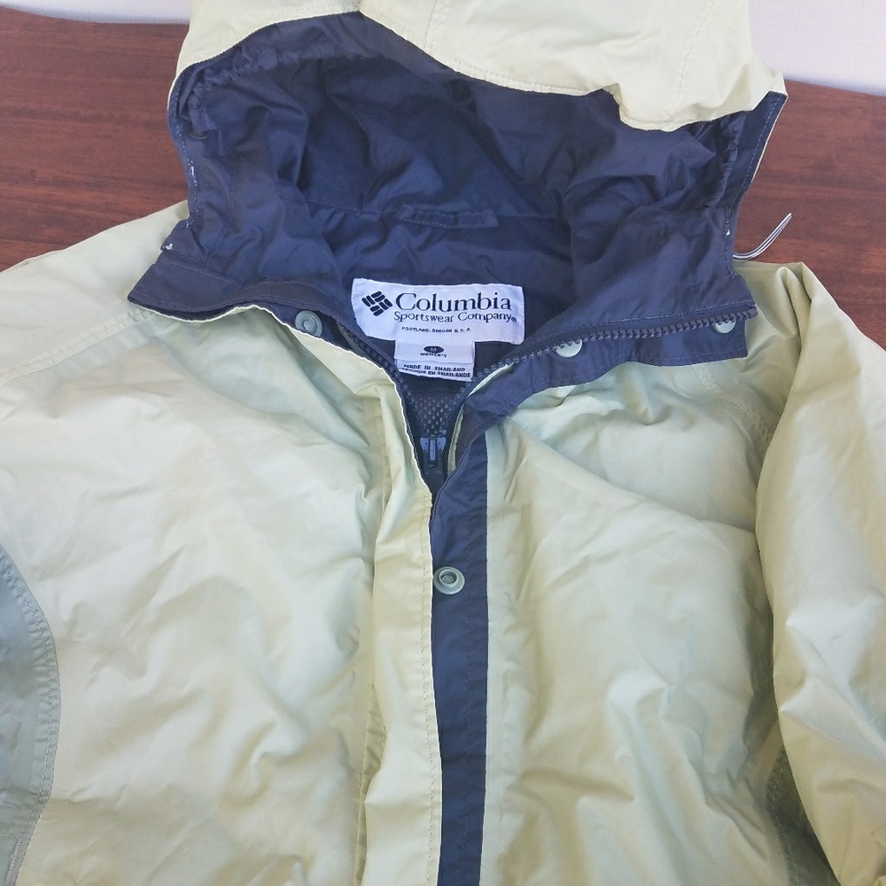 Women's Columbia Rain Jacket